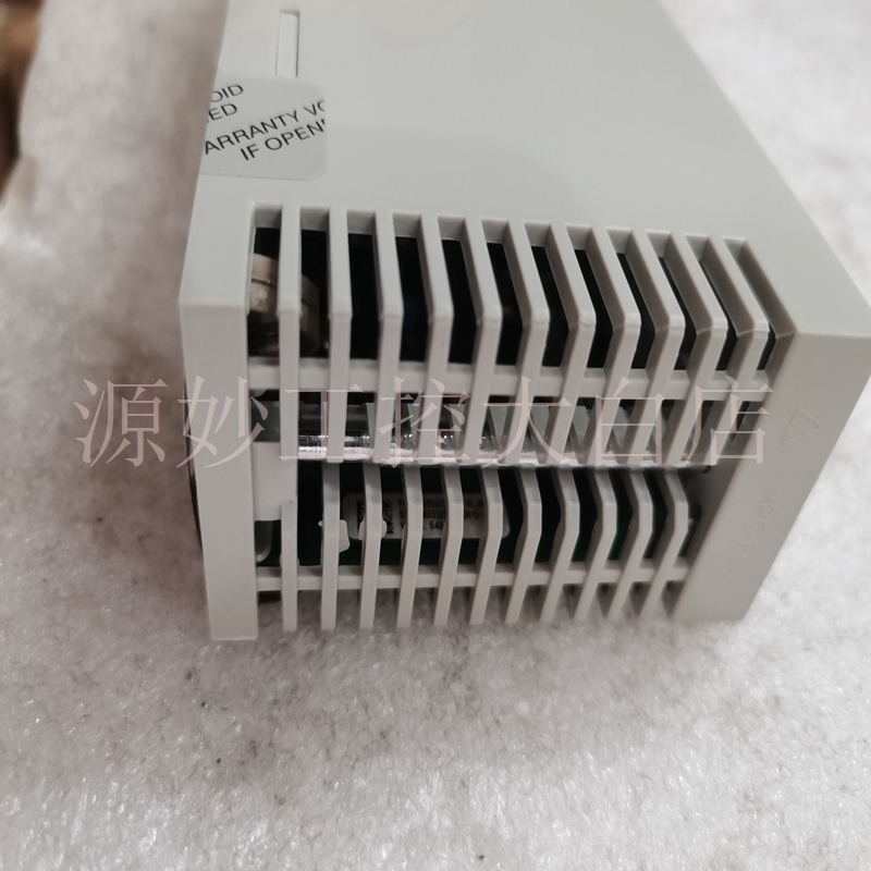 Schneideir 140CFU00600 模块 卡件 控制器