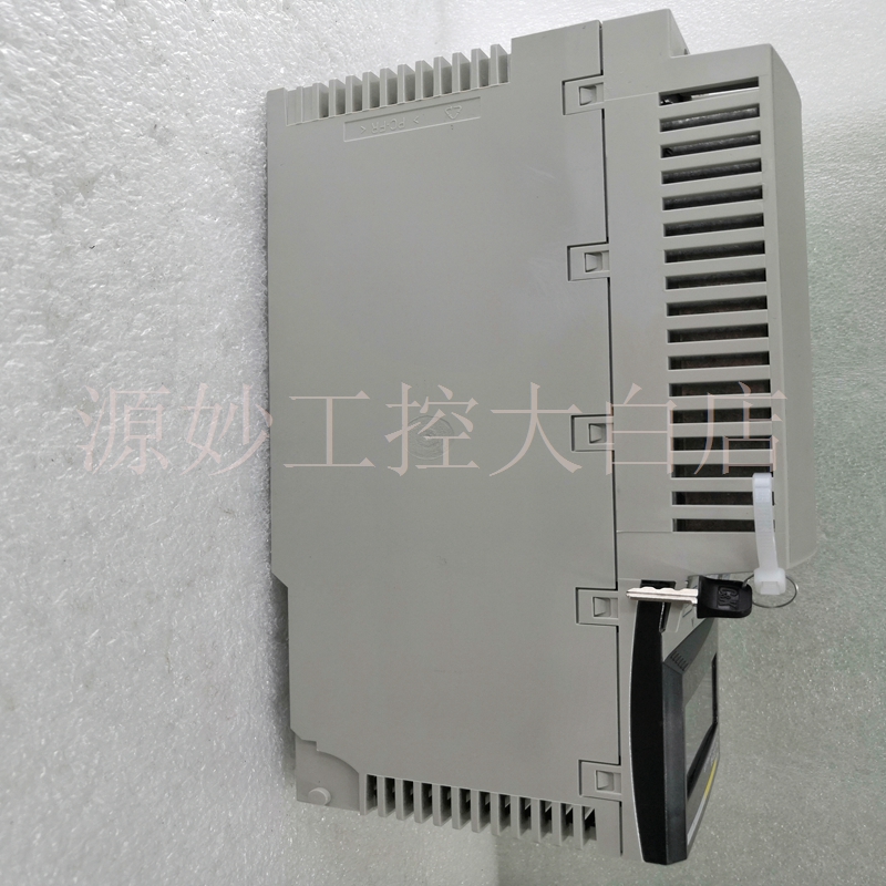 Schneideir 140CPU67261C 模块 卡件 控制器