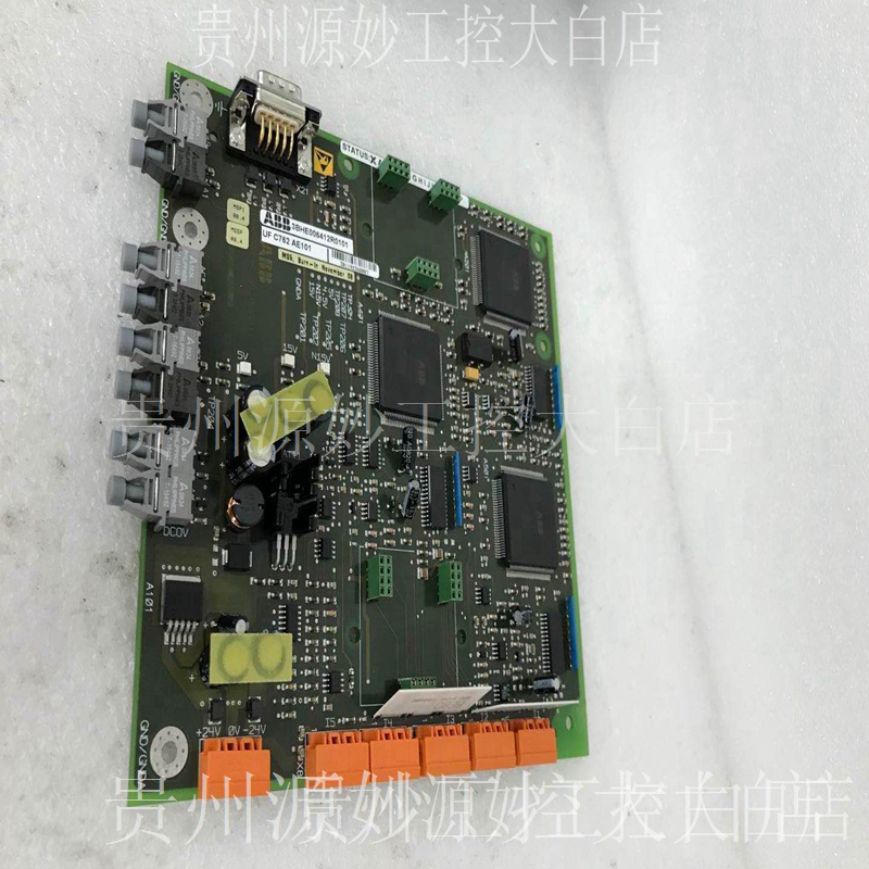 ABB	UFC762AE101 伺服控制器  模块  伺服  控制器